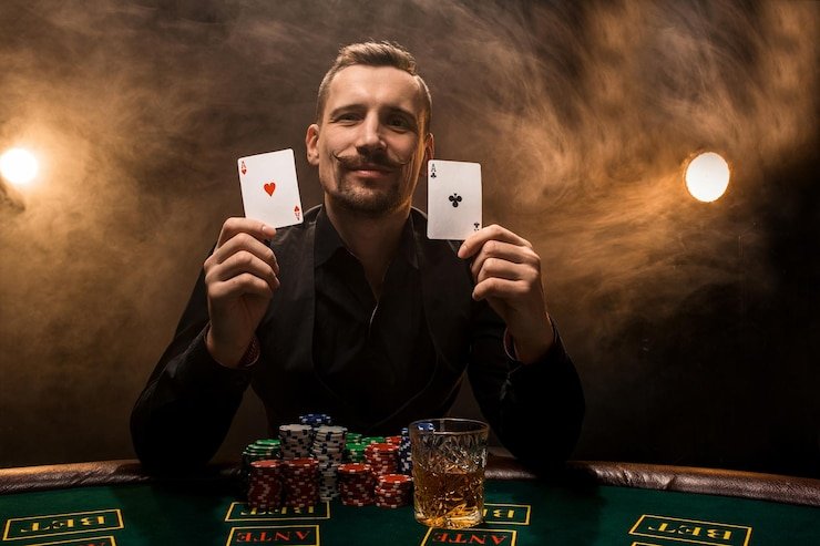 Antarmuka permainan Hood vs Wolf di aplikasi mobile rajareceh menampilkan gulungan, paytable, dan kontrol taruhan